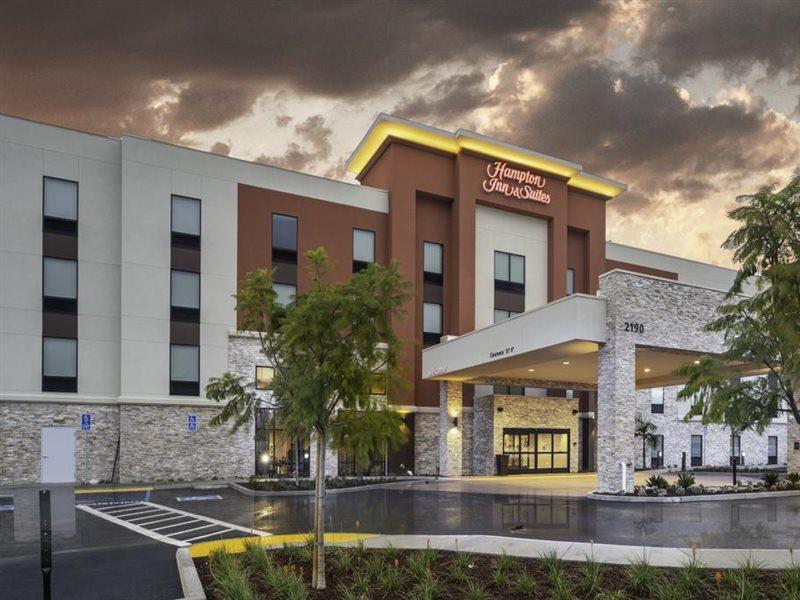 Hampton Inn & Suites Santa Maria Экстерьер фото